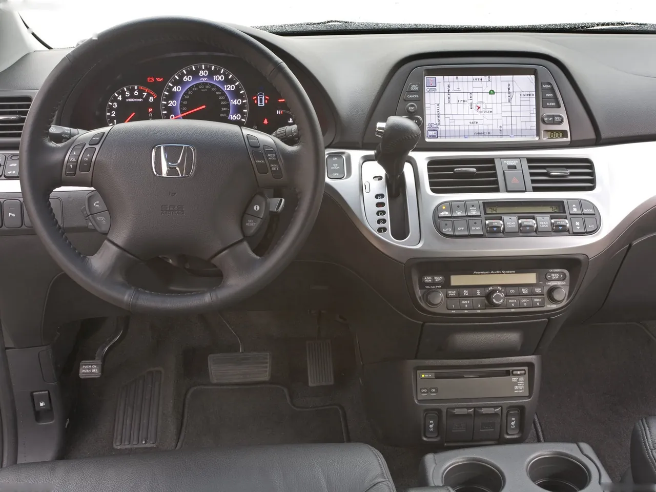 Honda Odyssey (2008) – interiér