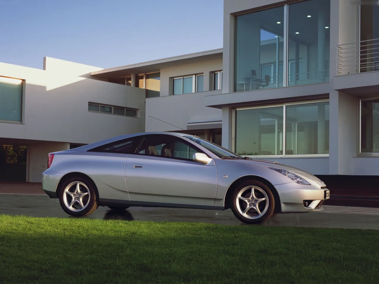 Toyota Celica (2003) - Side Profile