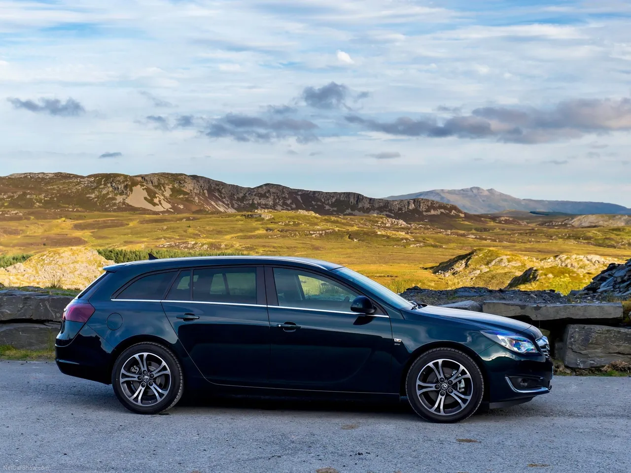 Vauxhall Insignia Sports Tourer (2014) - Side Profile