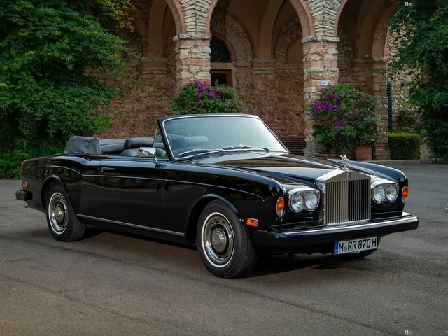 Rolls-Royce Corniche Convertible (1980)