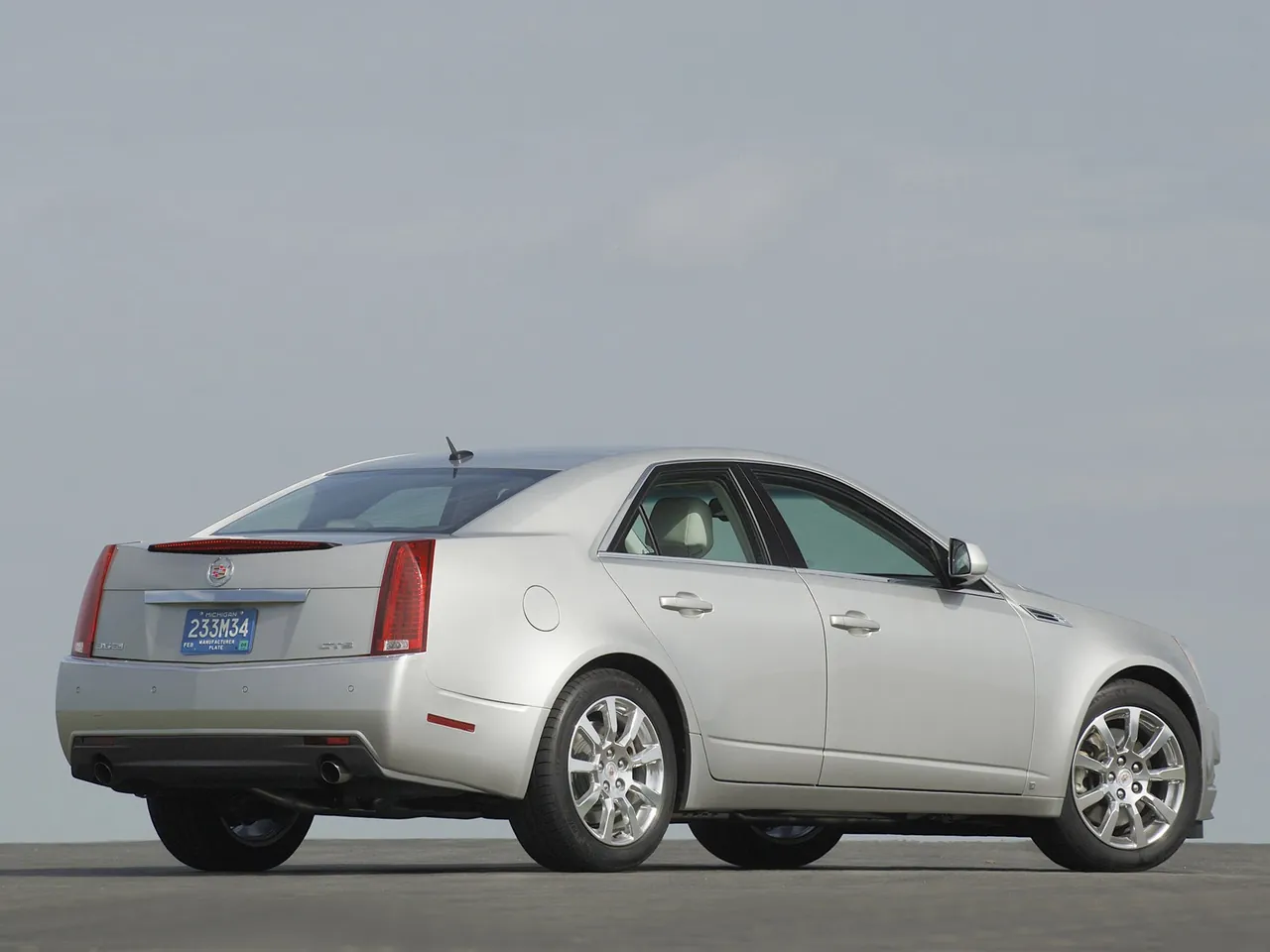 Cadillac CTS (2008) – zadní tříčtvrteční pohled