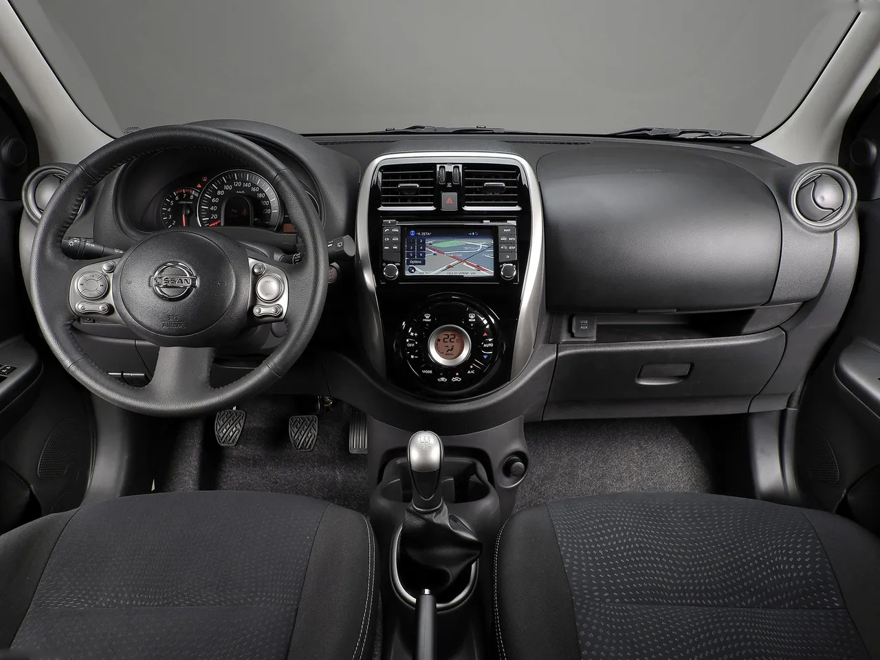 Nissan Micra (2014) – interiér