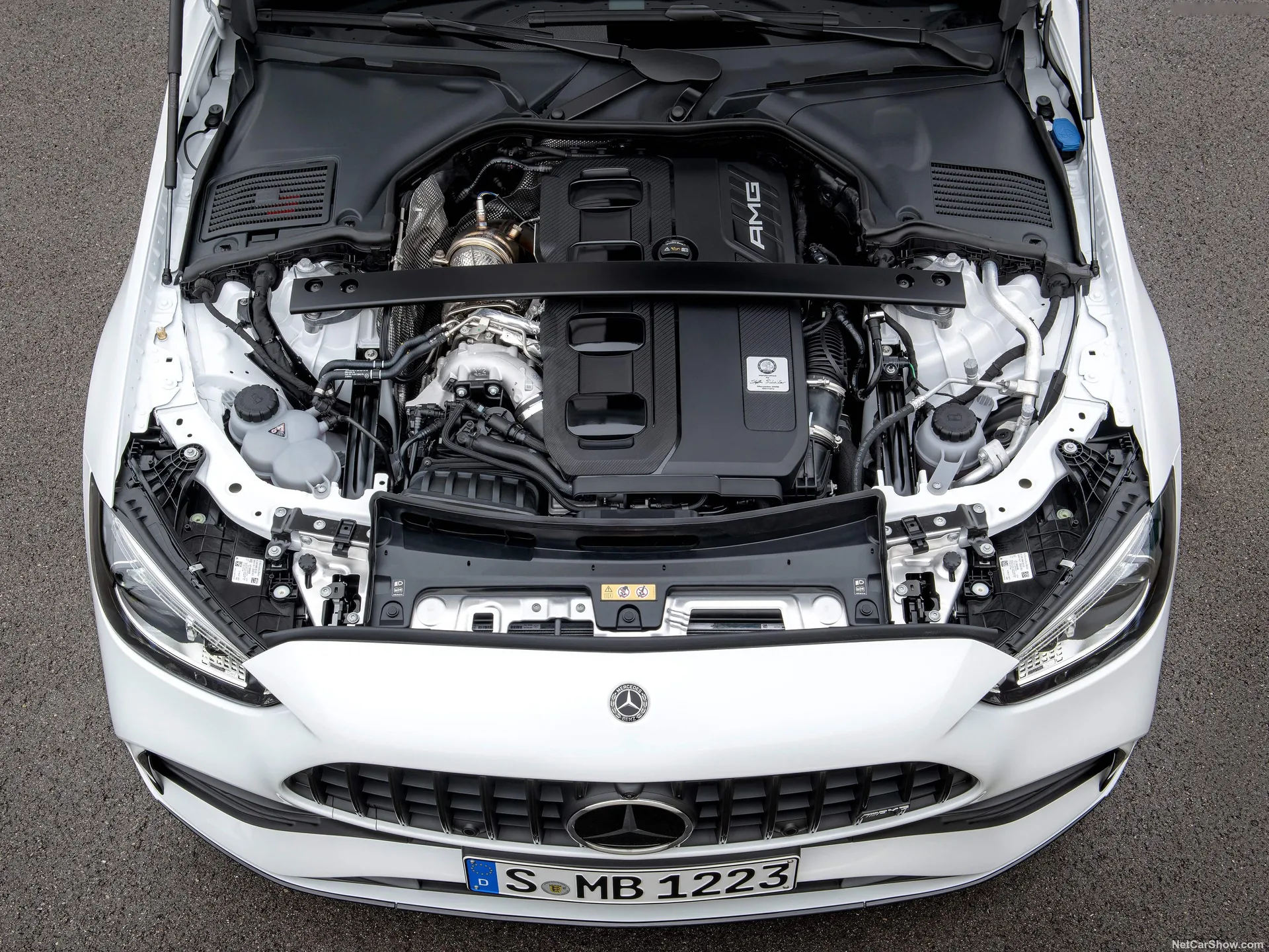 Mercedes-Benz C43 AMG (2023) - Engine Bay