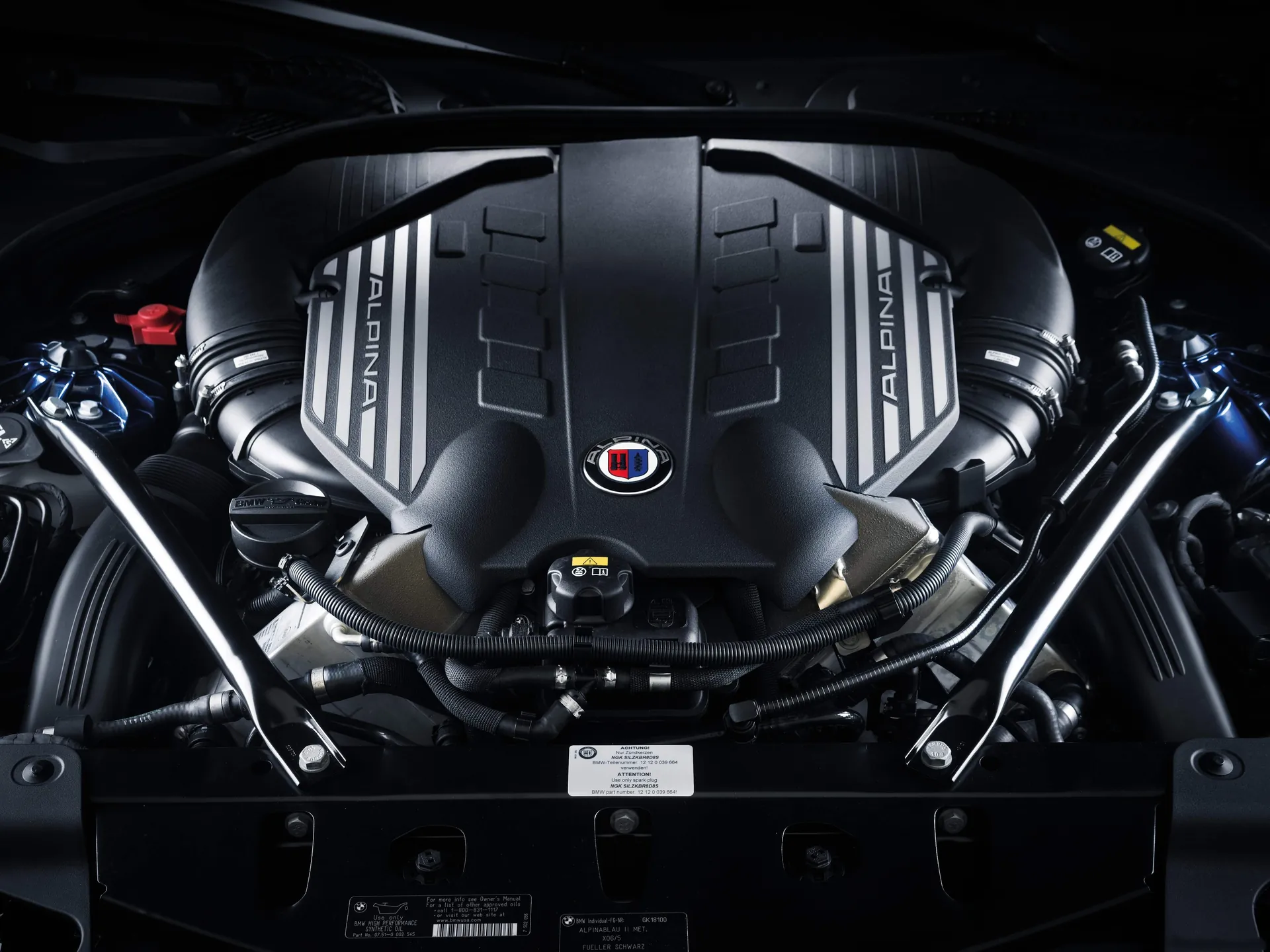 Alpina BMW B6 xDrive Gran Coupe (2016) – motorový prostor
