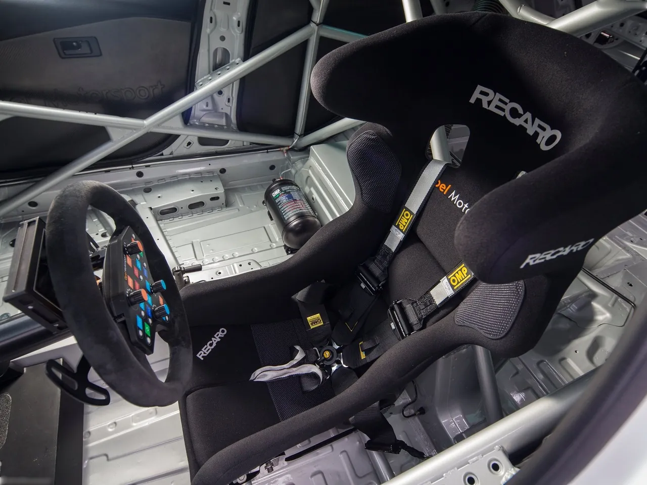 Opel Astra TCR (2016) – interiér