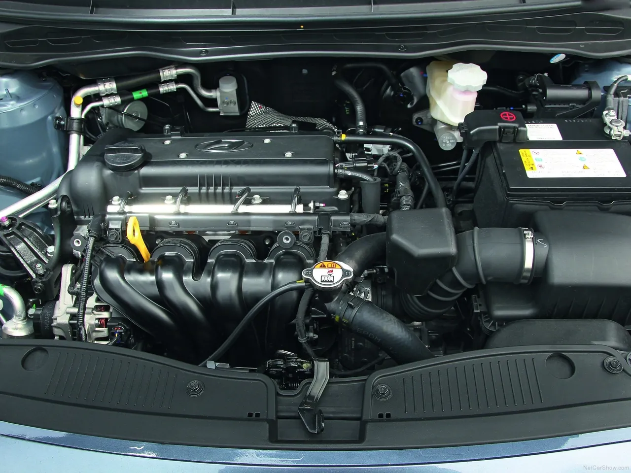 Hyundai i20 (2013) – motorový prostor
