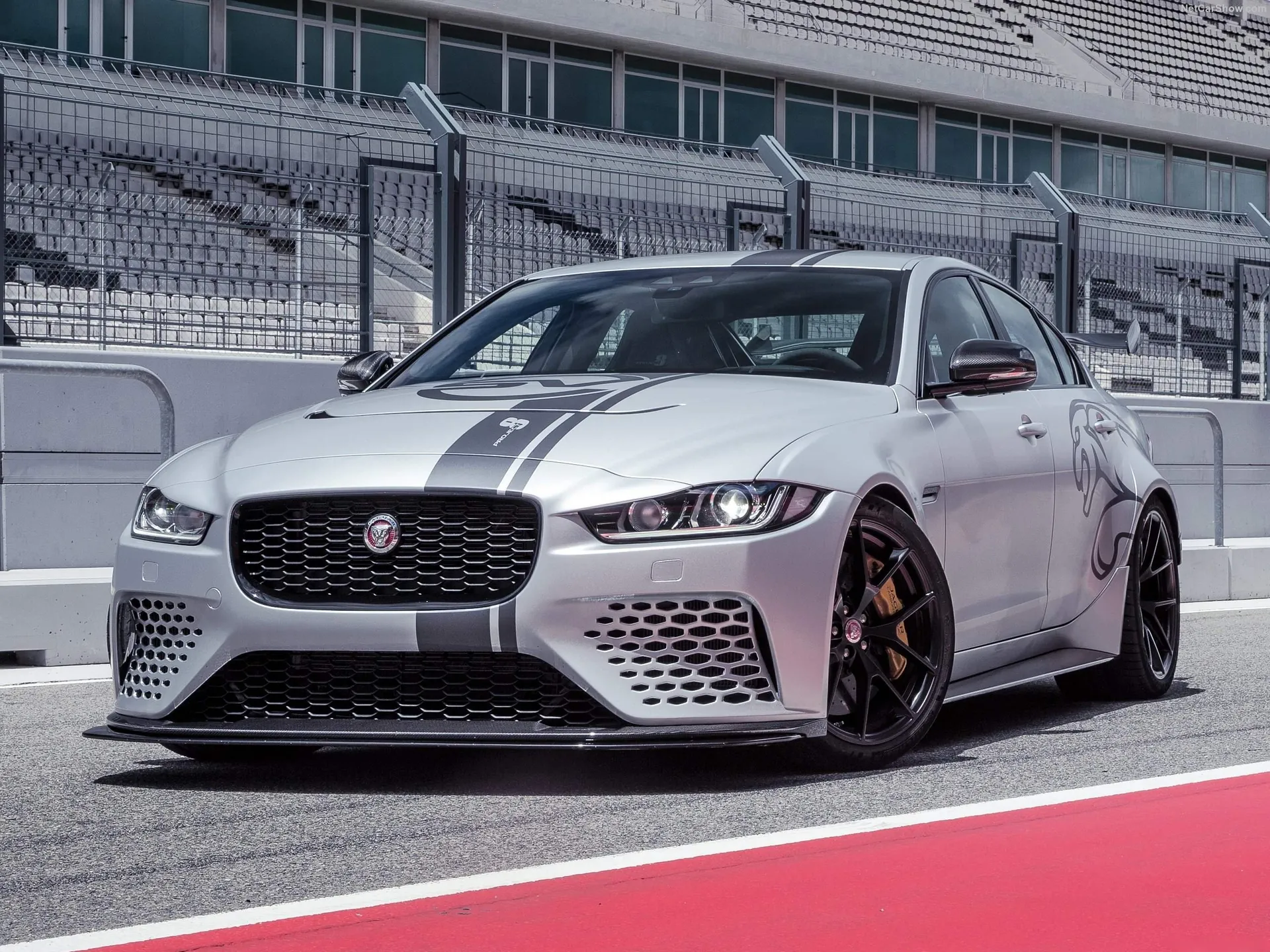 Jaguar XE SV Project 8 (2018)