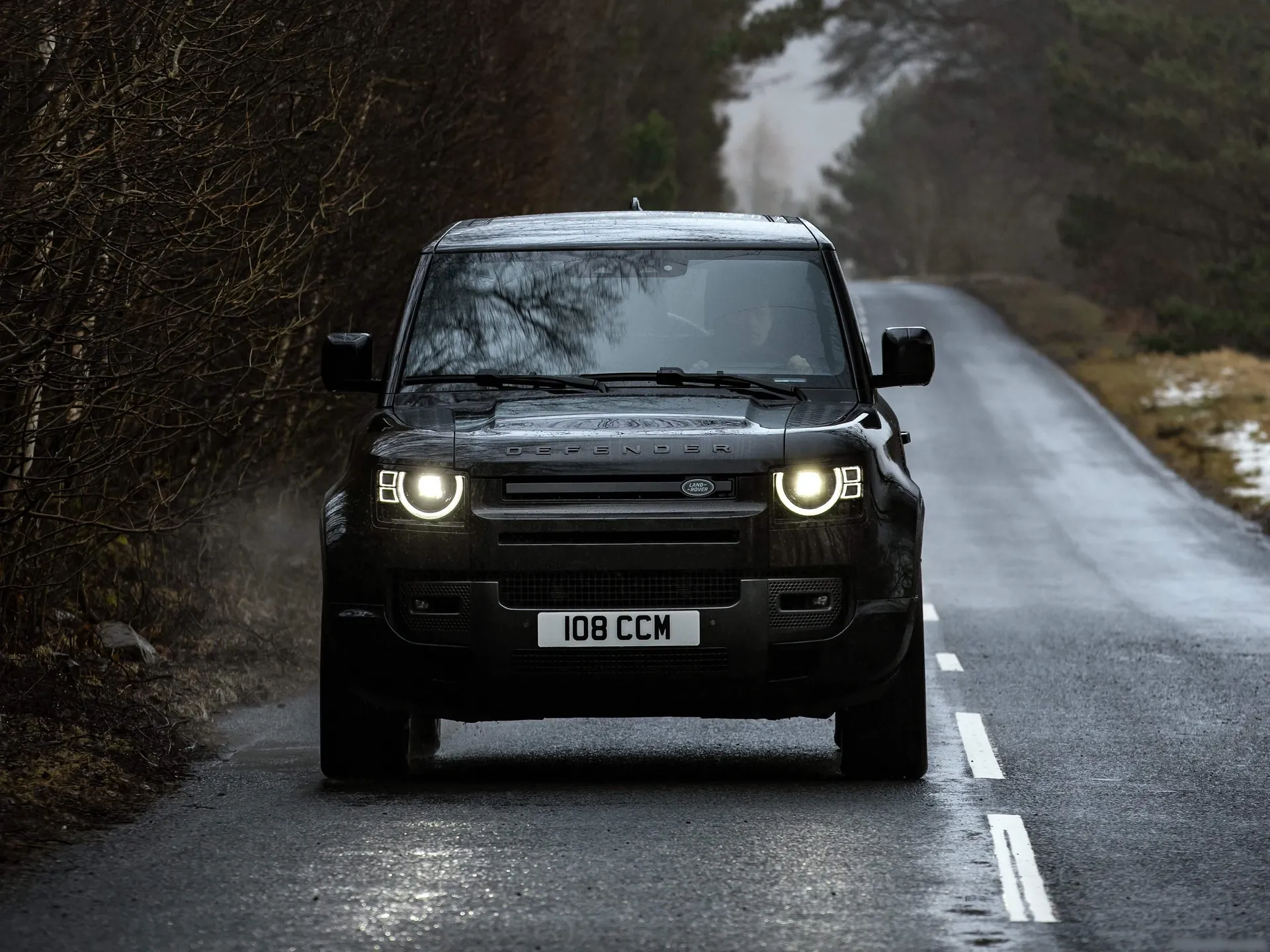 Land Rover Defender V8 90 (2022) – zepředu