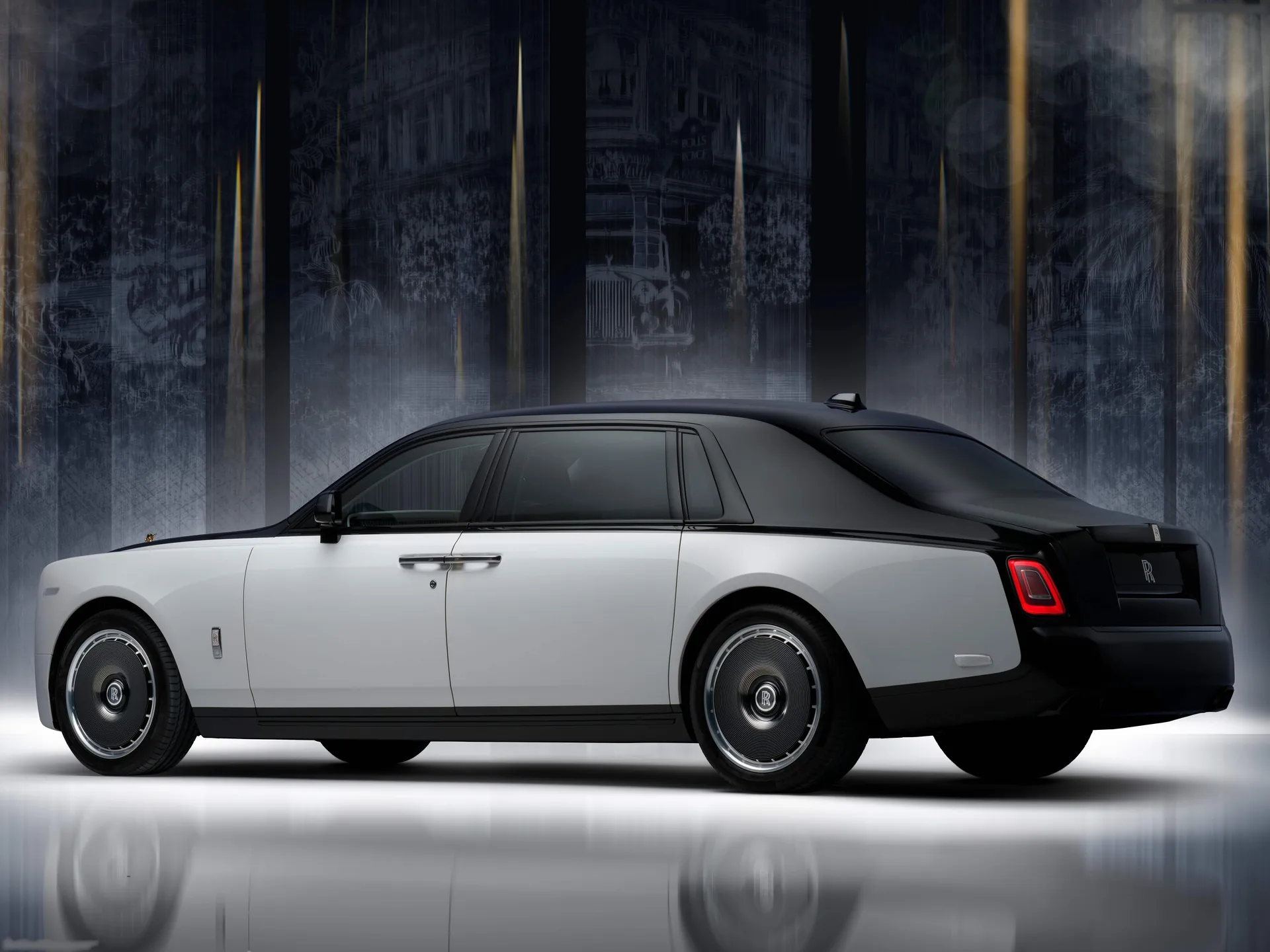 Rolls-Royce Phantom Centenary (2025) – zadní tříčtvrteční pohled