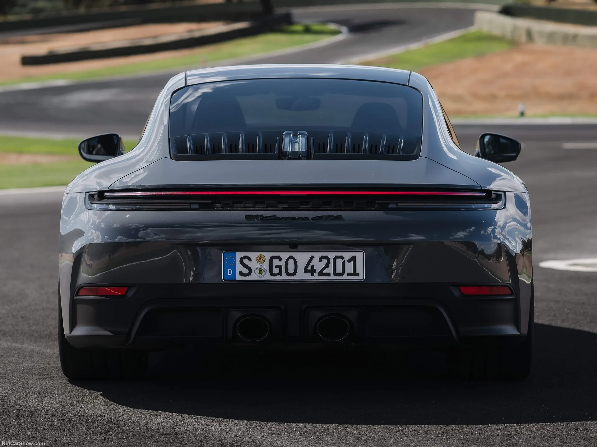 Porsche 911 Carrera GTS (2025) – zezadu