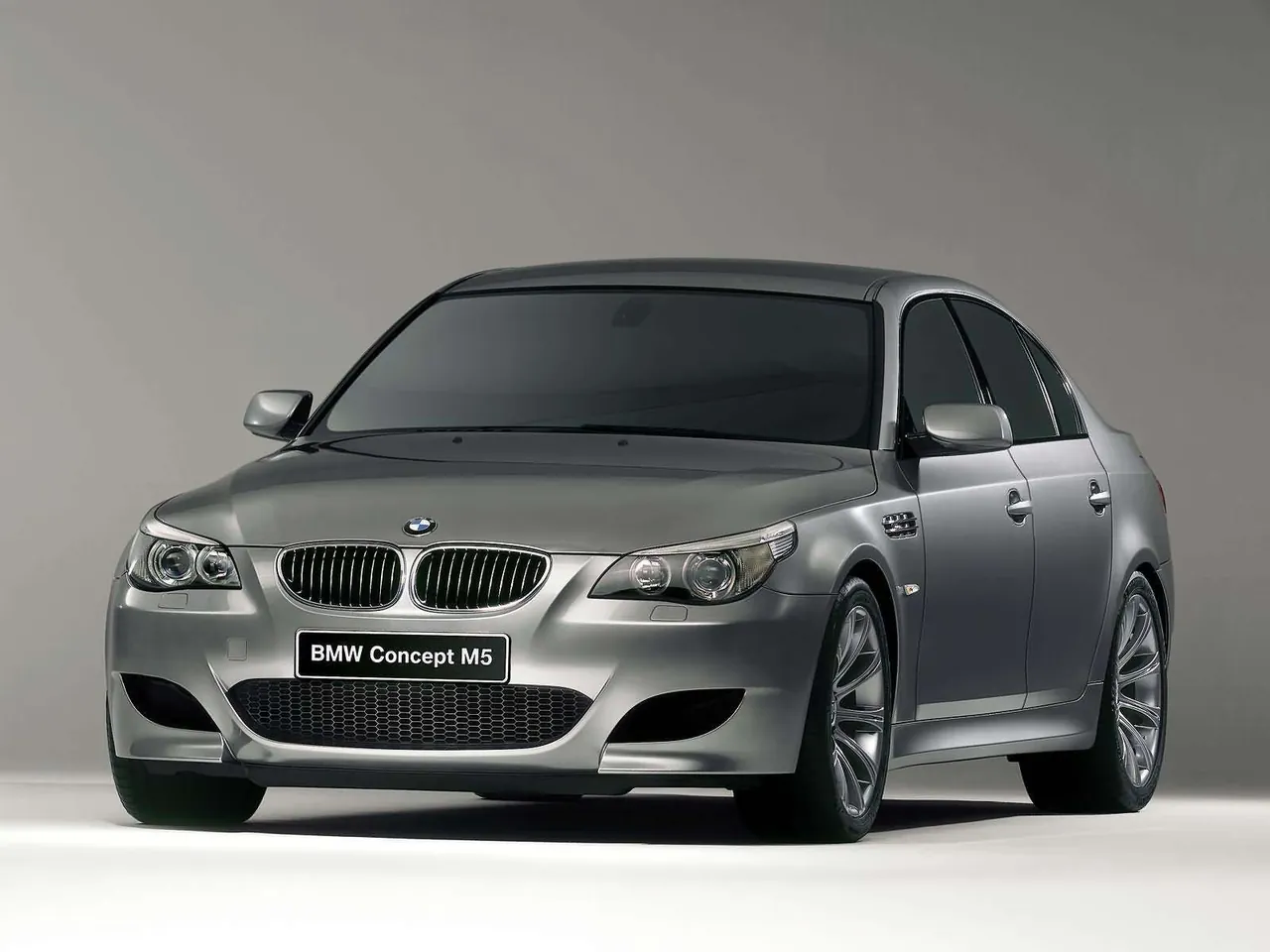 BMW Concept M5 (2004)