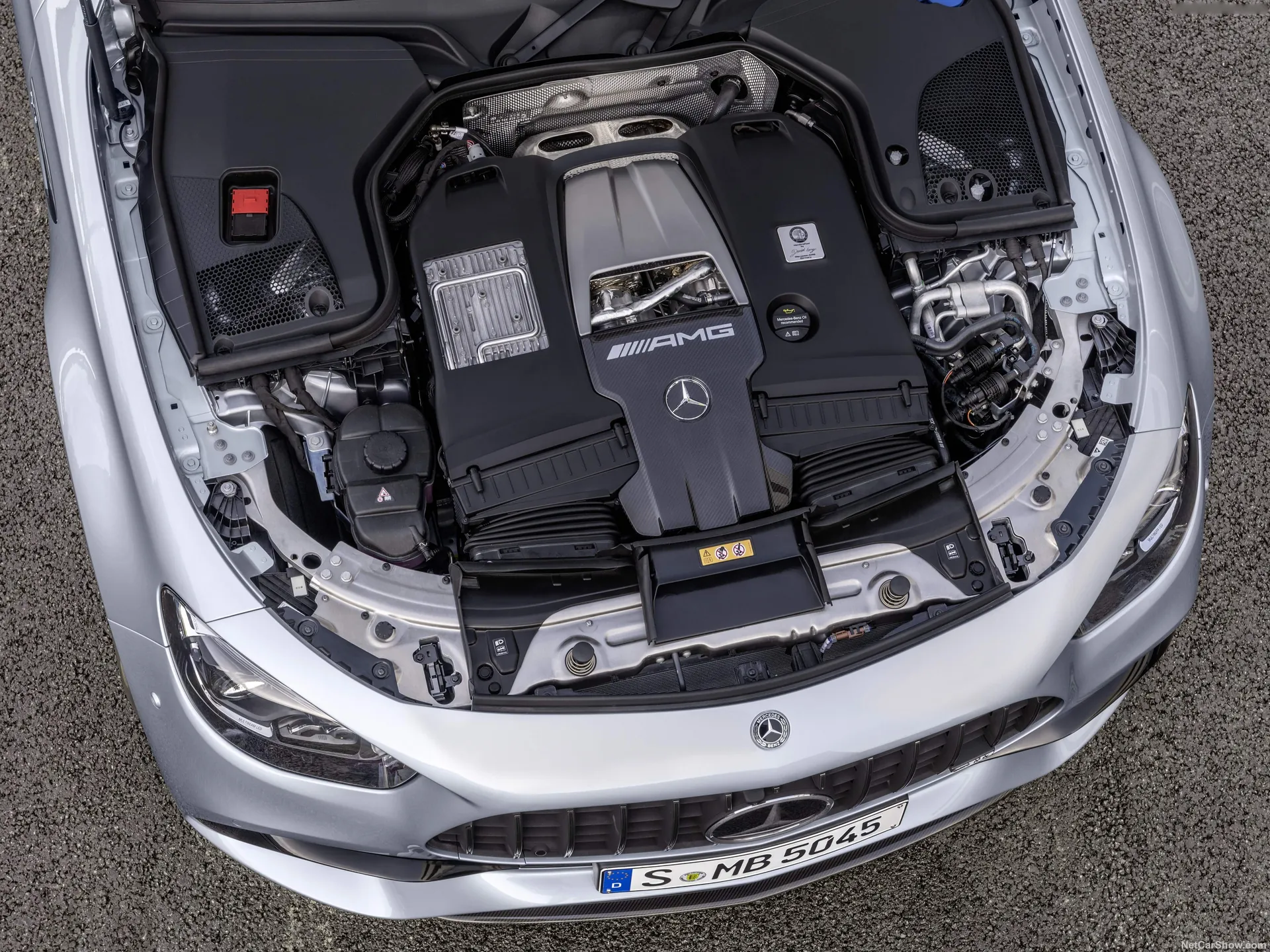 Mercedes-Benz E63 S AMG (2021) - Engine Bay