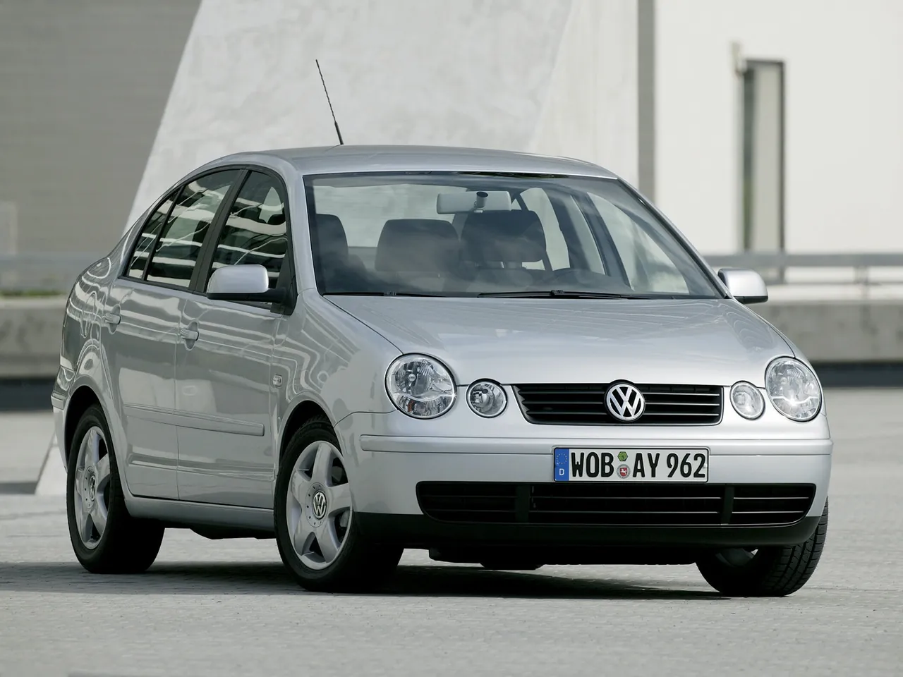 Volkswagen Polo Sedan (2003)