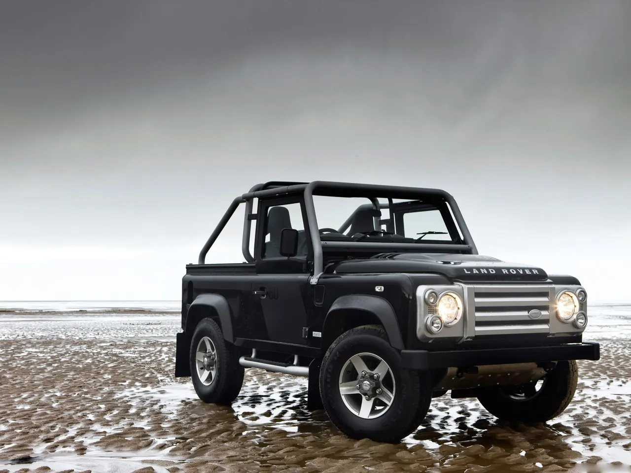 Land Rover Defender SVX (2008)