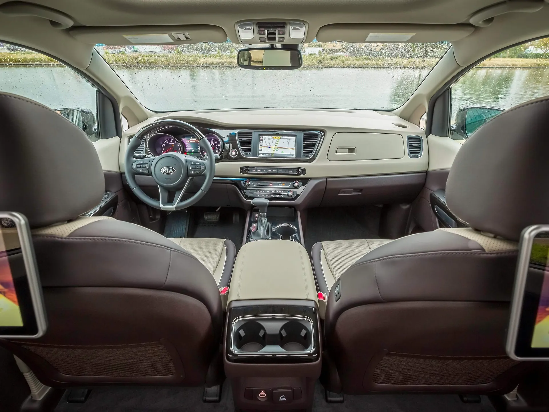 Kia Sedona (2019) – interiér