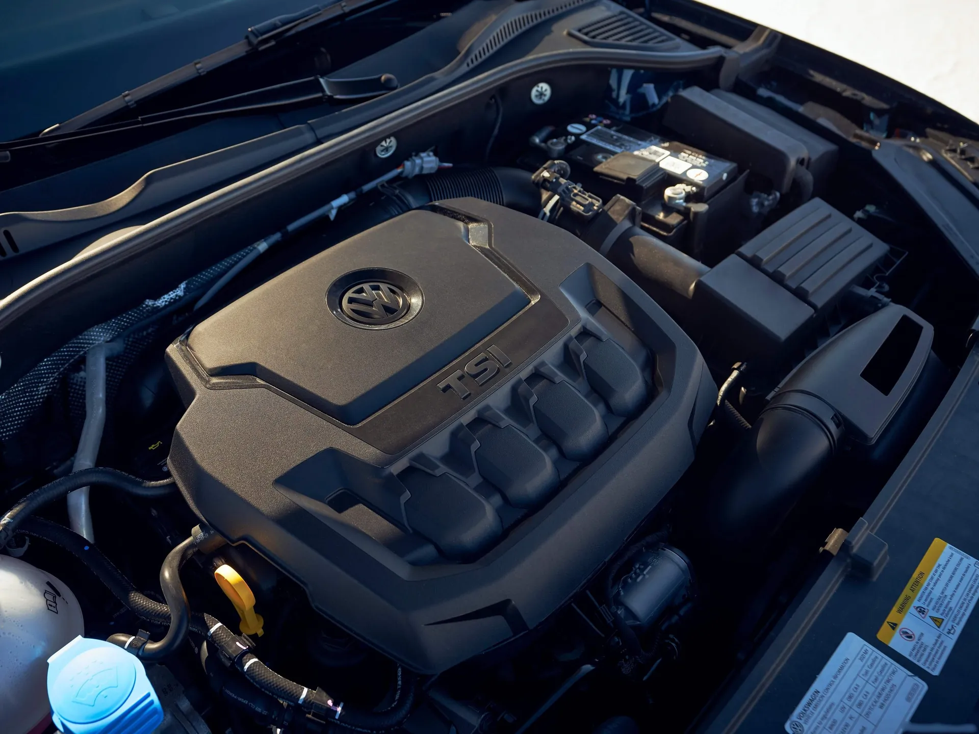 Volkswagen Passat [US] (2020) – motorový prostor
