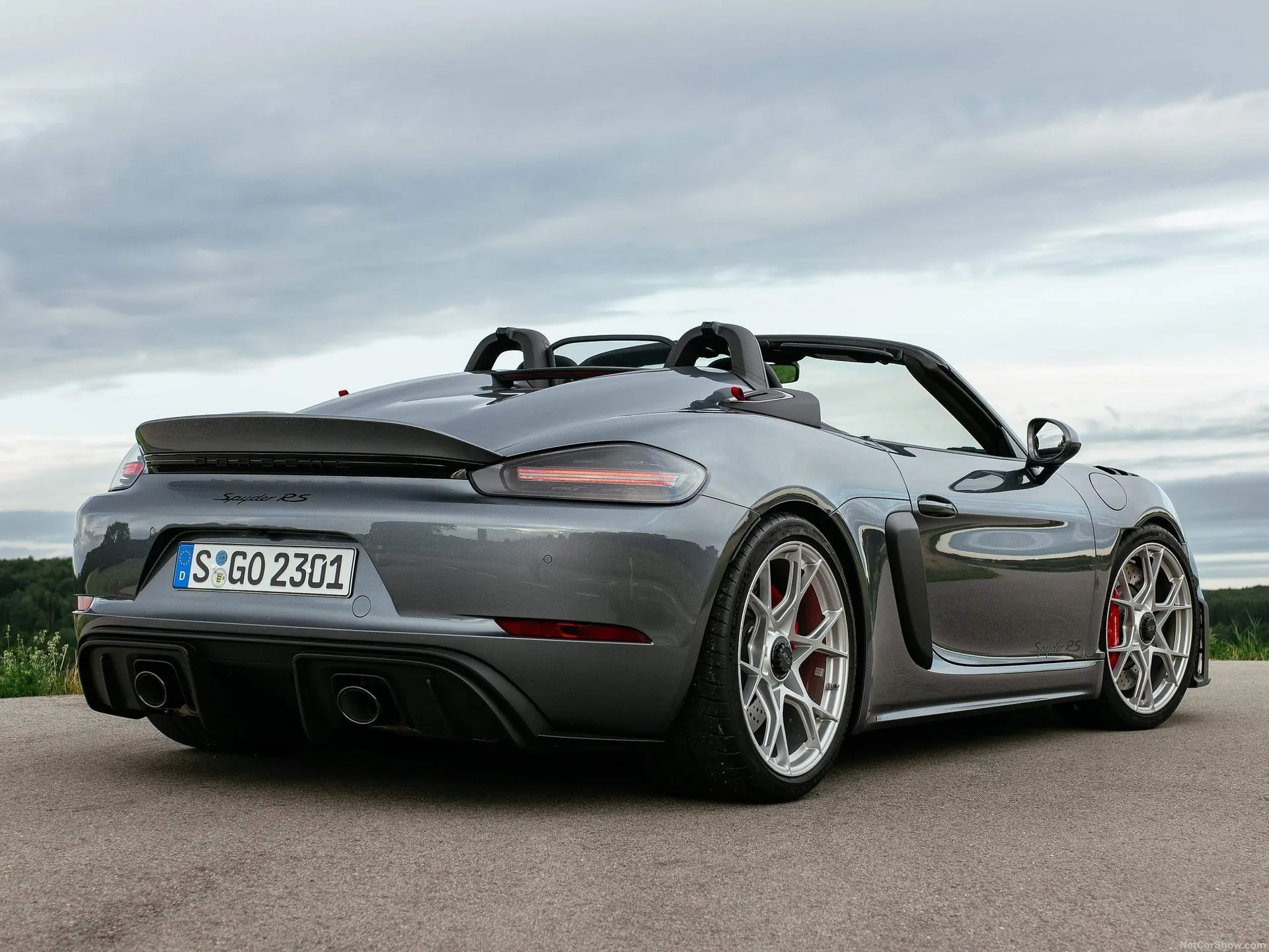Porsche 718 Spyder RS (2024) – zadní tříčtvrteční pohled
