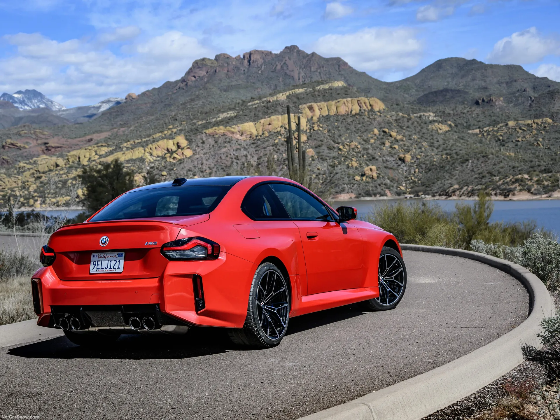 BMW M2 (2023) – zadní tříčtvrteční pohled