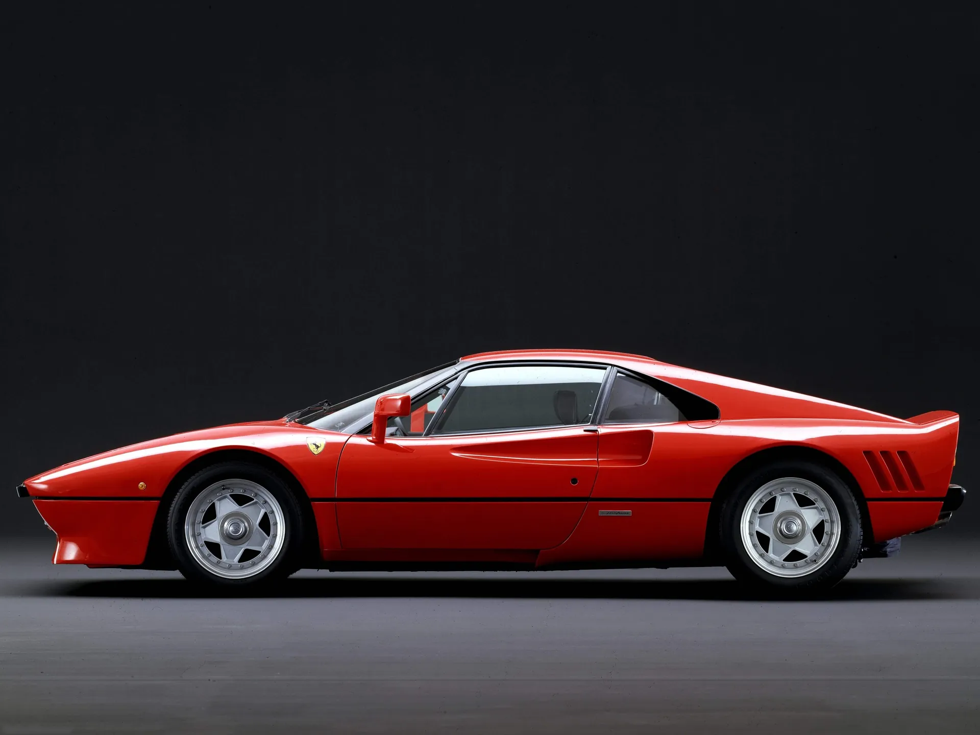 Ferrari 288 GTO (1984) – boční profil