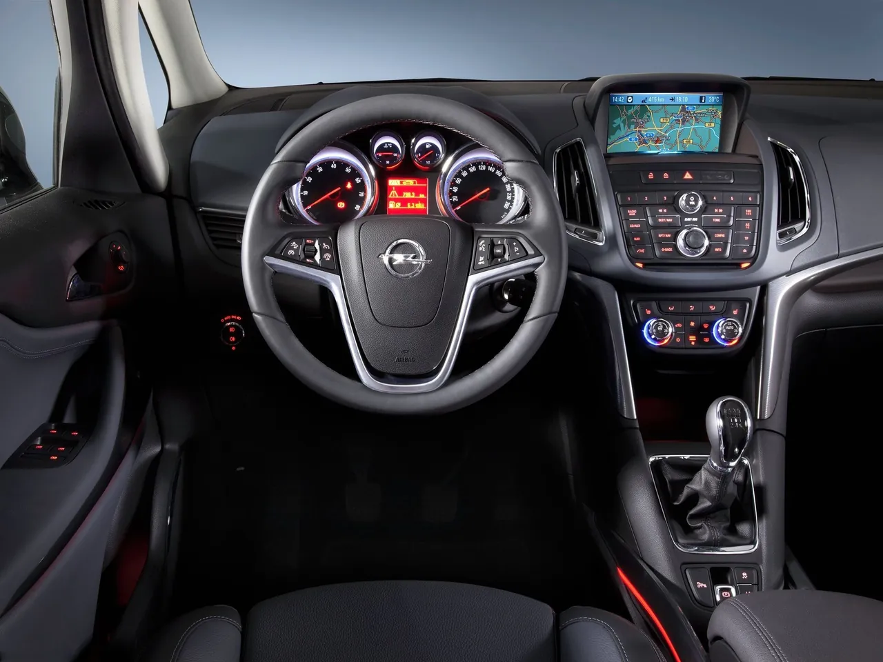 Opel Zafira Tourer (2012) – interiér