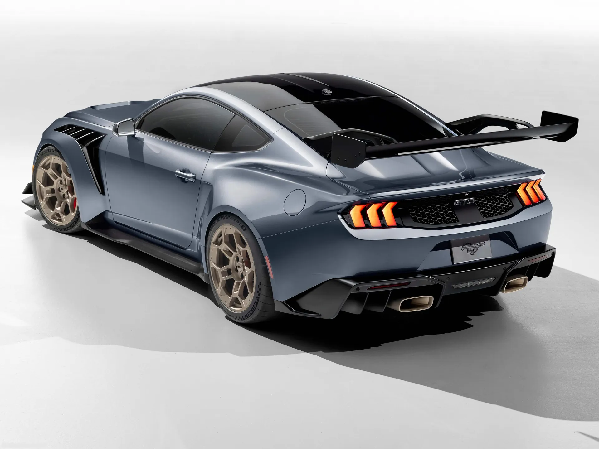 Ford Mustang GTD (2025) – zadní tříčtvrteční pohled