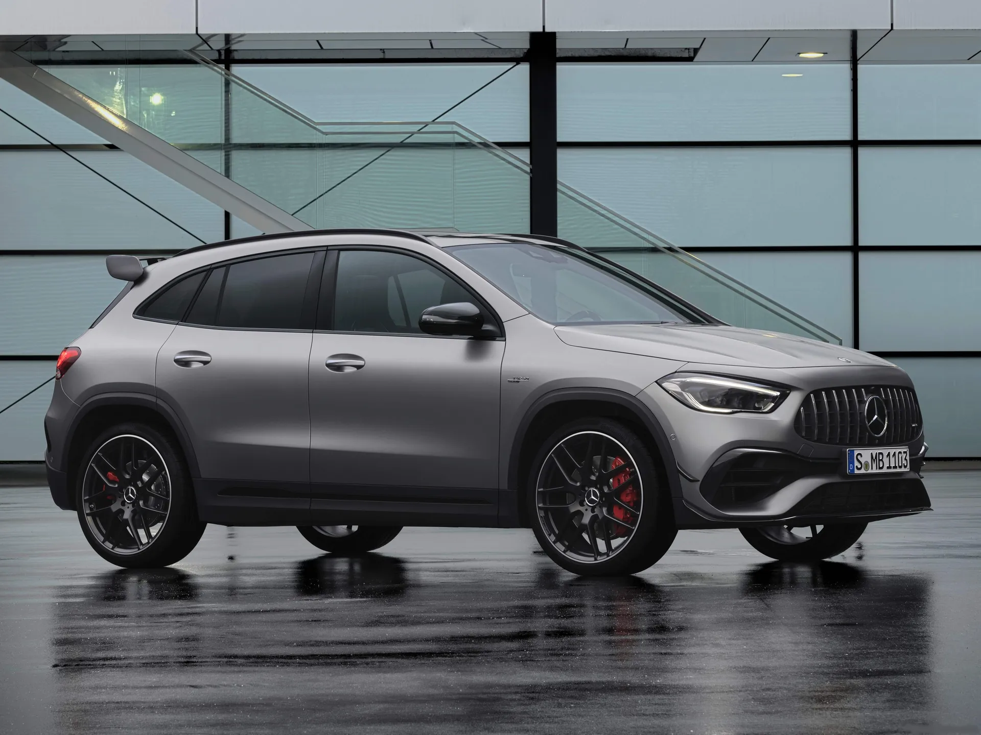 Mercedes-Benz GLA45 S AMG (2021)