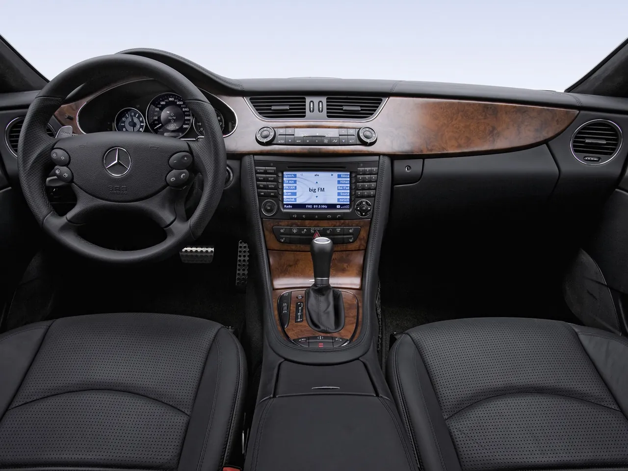 Mercedes-Benz CLS 63 AMG (2007) - Interior