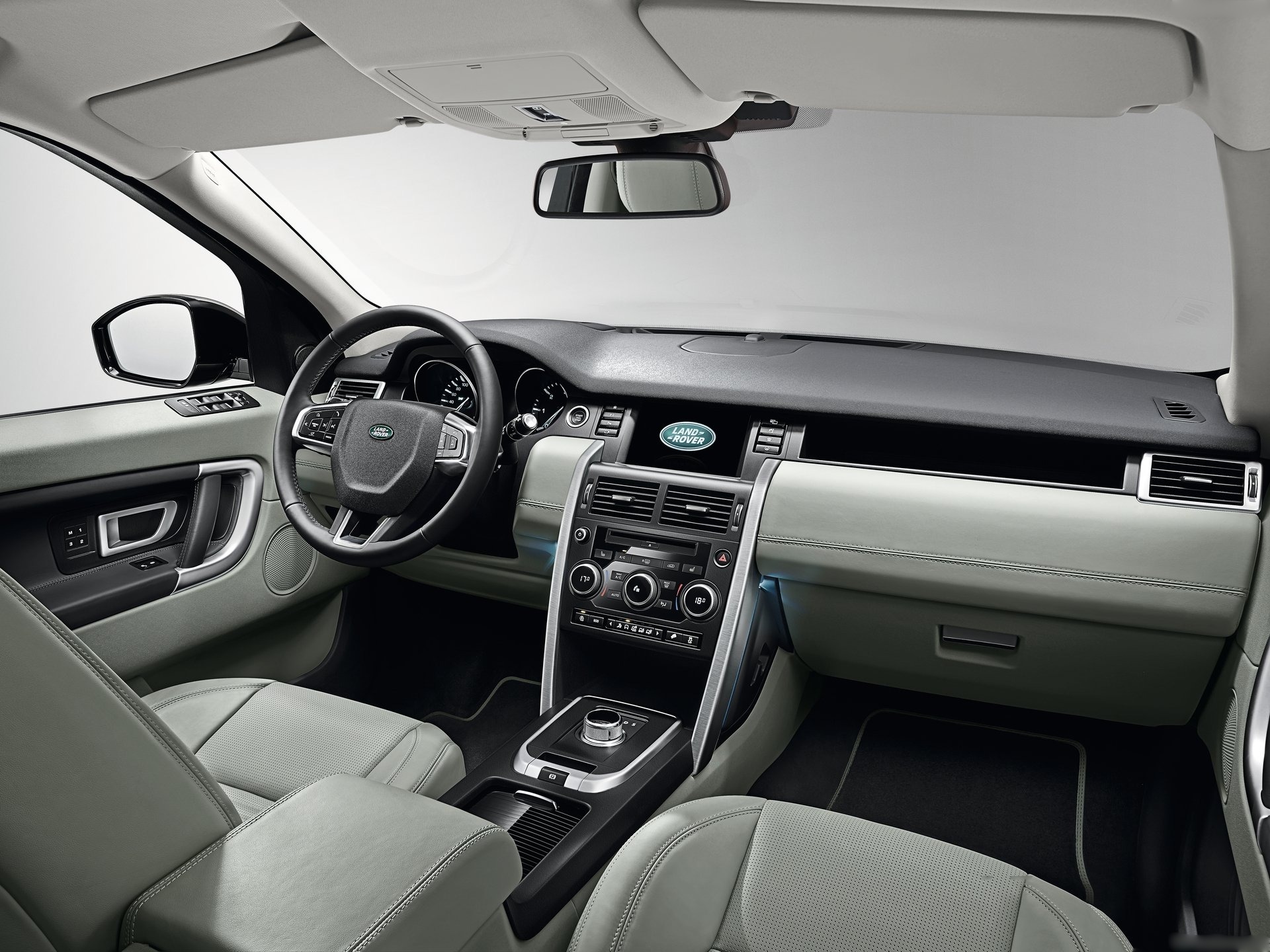 Land Rover Discovery Sport (2015) - Interior