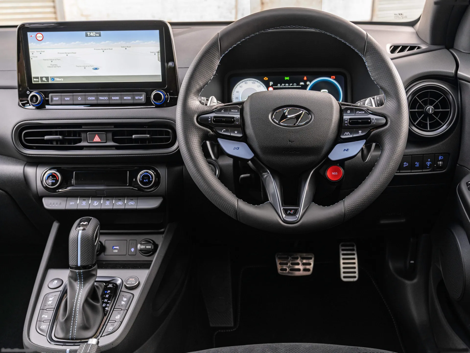 Hyundai Kona N [UK] (2022) – interiér