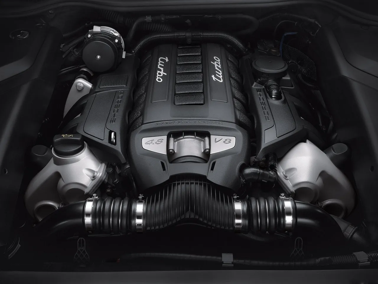 Porsche Cayenne (2011) – motorový prostor