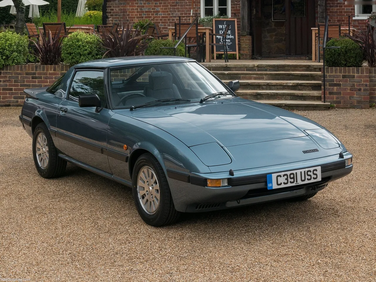 Mazda RX-7 (1984)