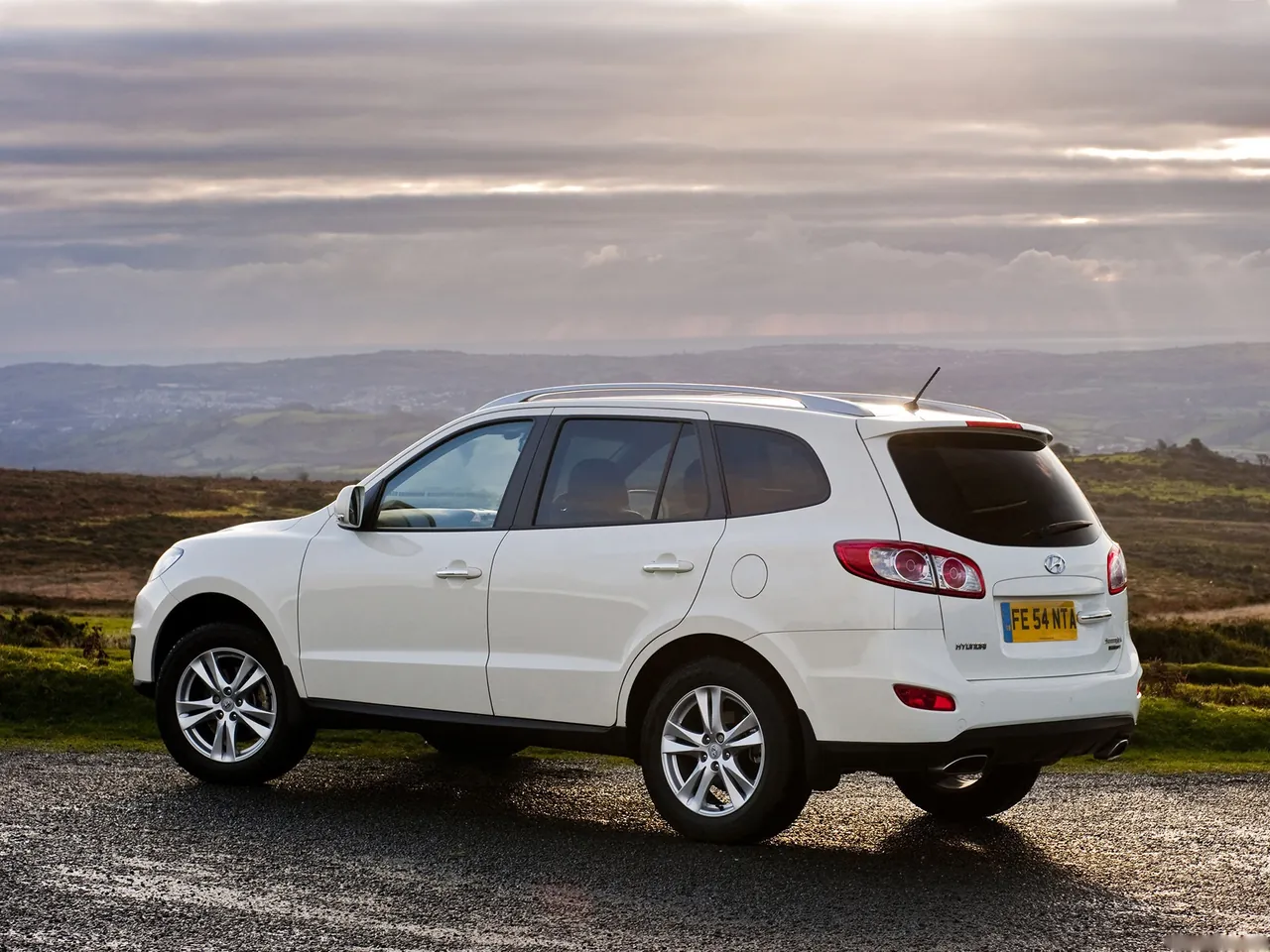 Hyundai Santa Fe (2010) – zadní tříčtvrteční pohled