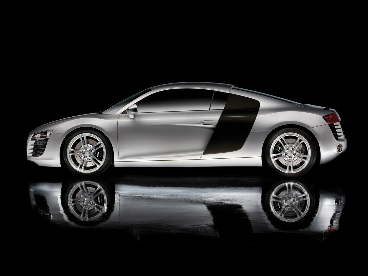 Audi R8 (2007) – boční profil