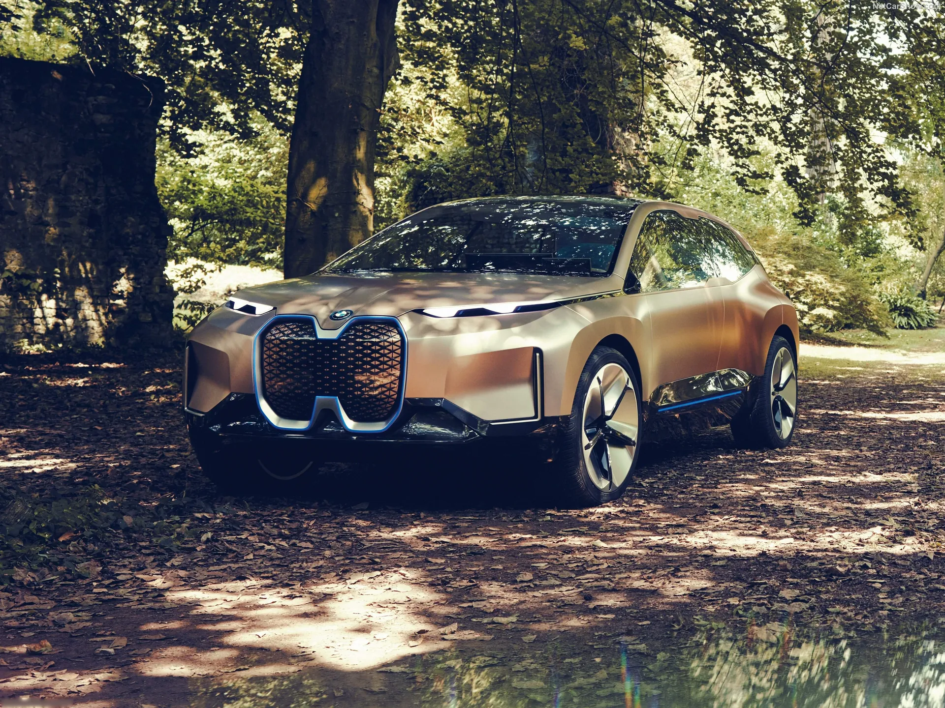 BMW Vision iNEXT Concept (2018)
