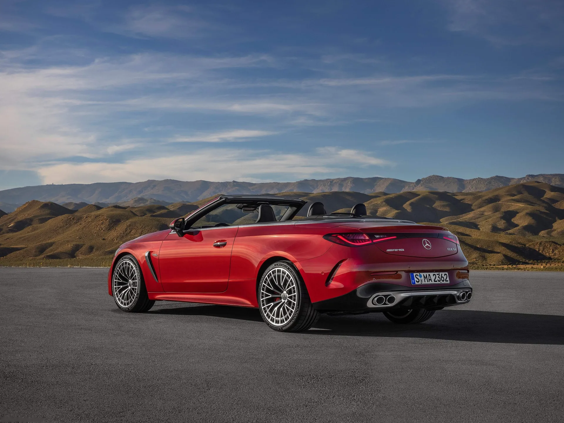Mercedes-Benz CLE53 AMG Cabriolet (2025) – zadní tříčtvrteční pohled