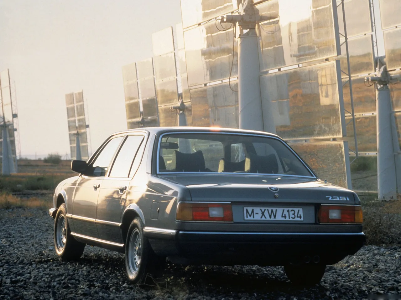 BMW 7 Series (1977) – zadní tříčtvrteční pohled