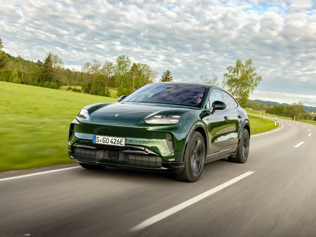 Porsche Cayenne S Coupe Electric (2027)