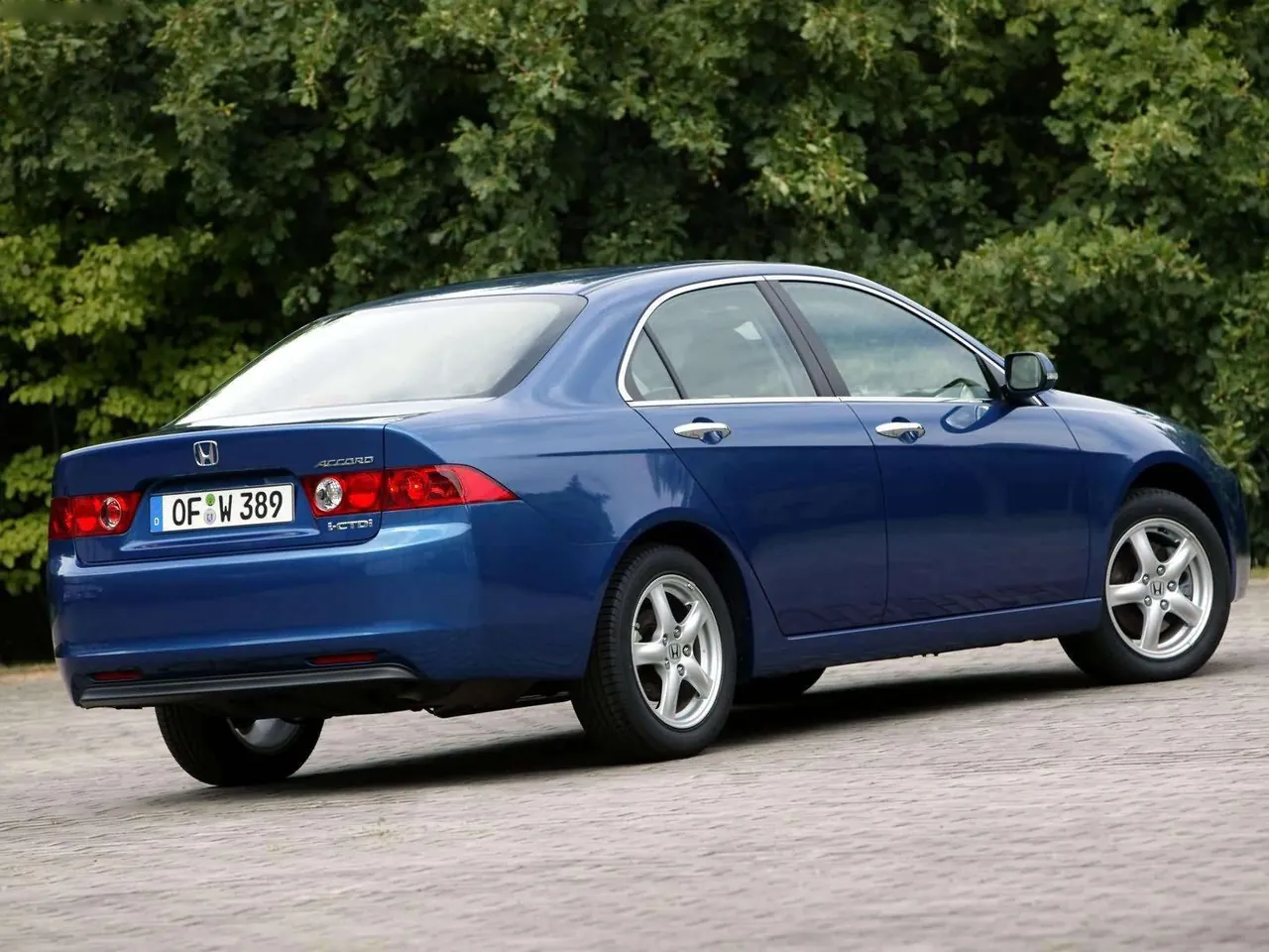 Honda Accord iCTDi [EU] (2004) - Rear Three-Quarter