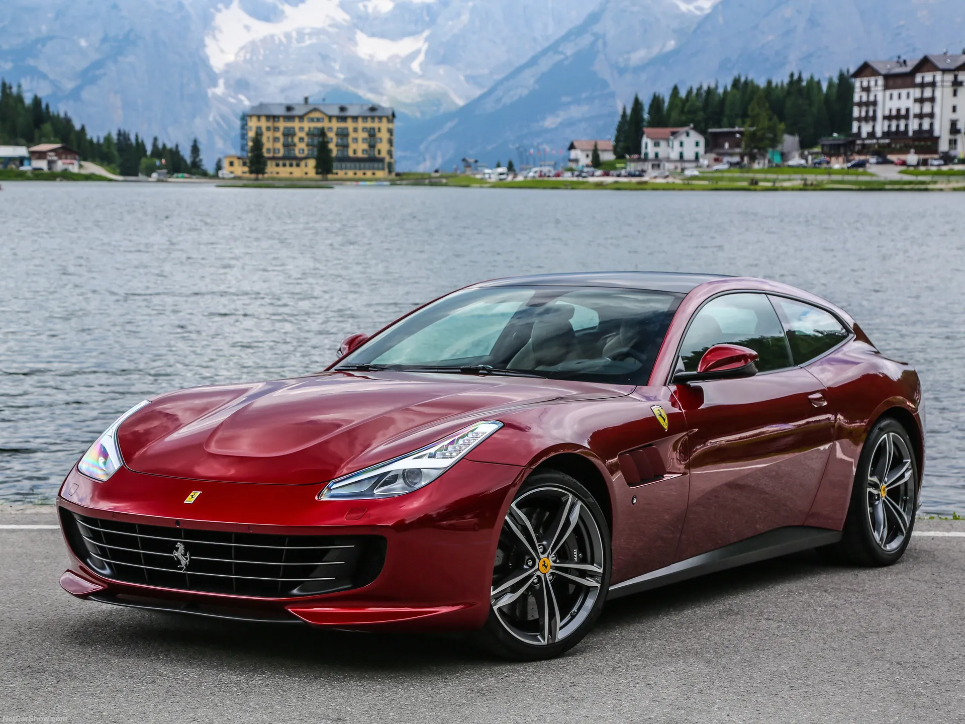 Ferrari GTC4 Lusso (2017)