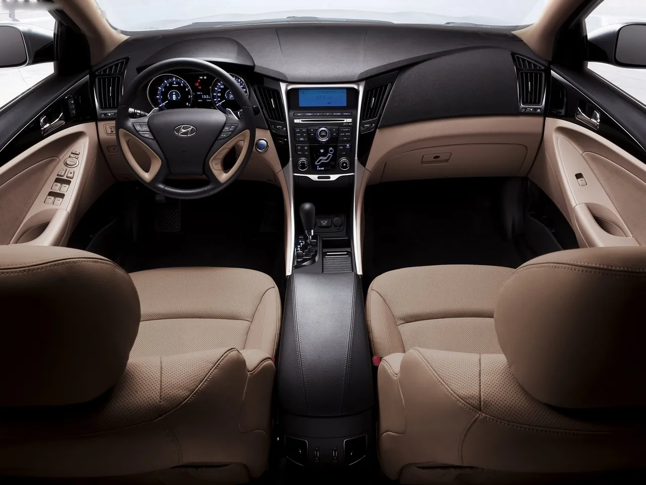 Hyundai Sonata (2011) – interiér