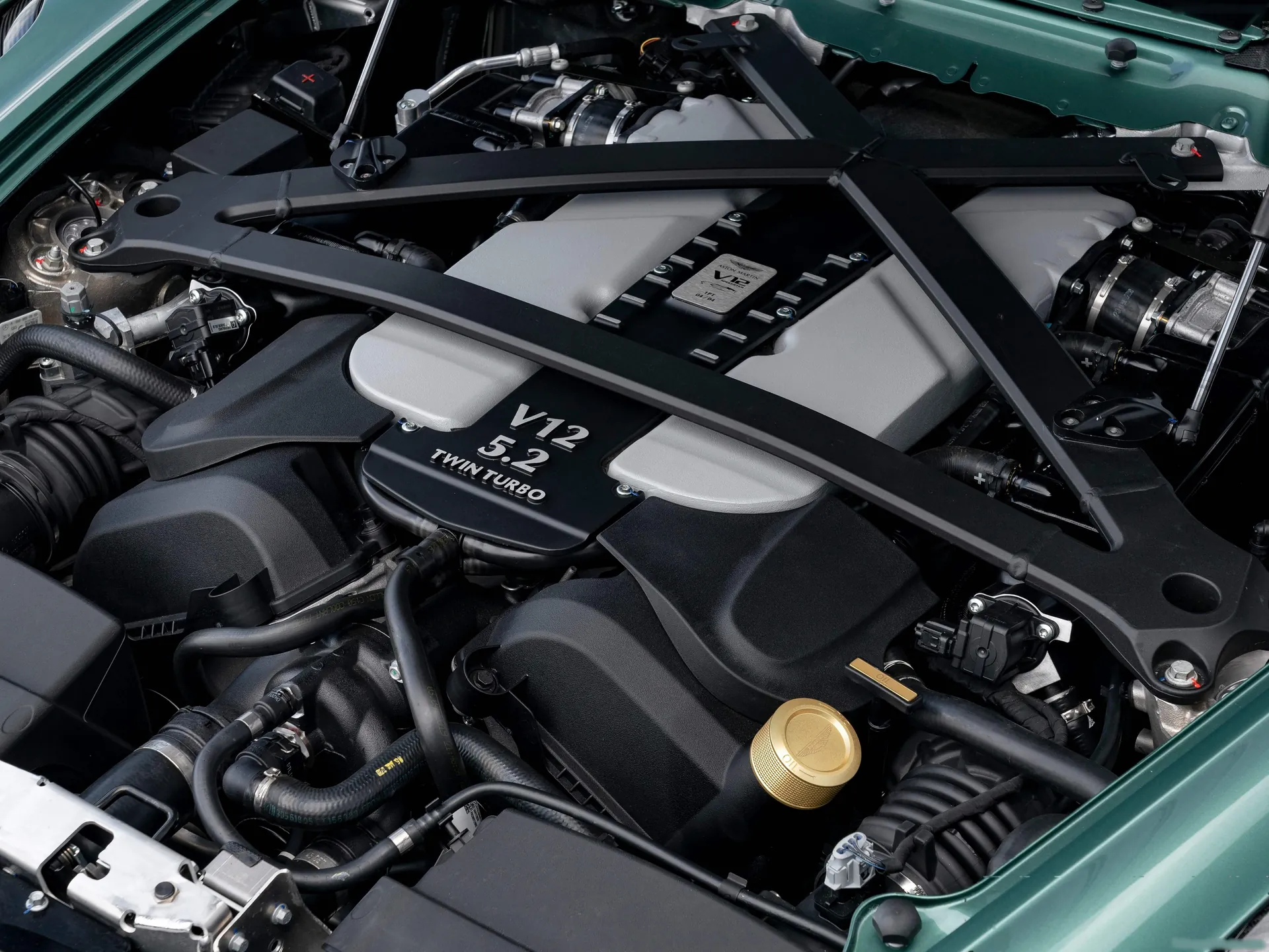 Aston Martin V12 Speedster (2021) - Engine