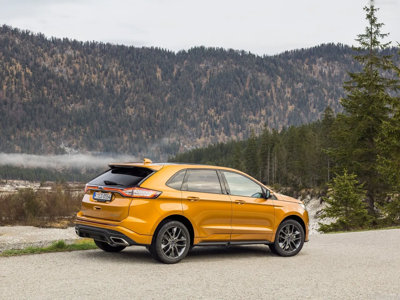 Ford Edge [EU] (2017) – zadní tříčtvrteční pohled