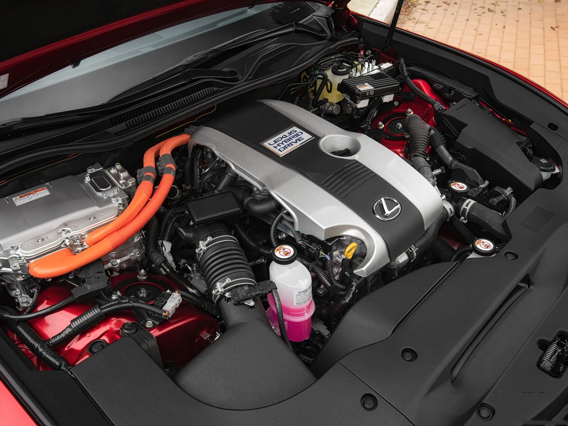 Lexus RC (2019) – motorový prostor