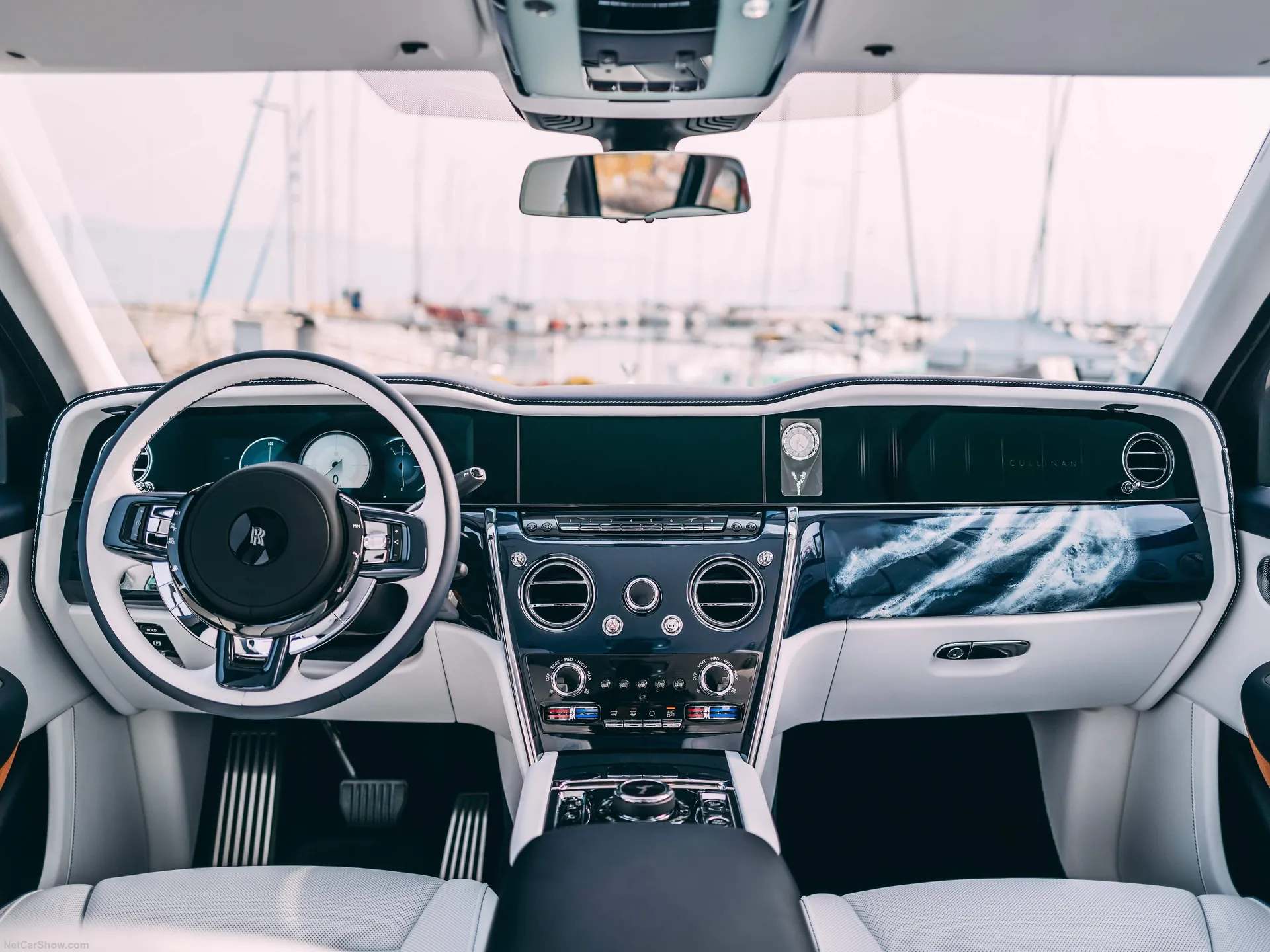 Rolls-Royce Cullinan Yachting (2026) – interiér