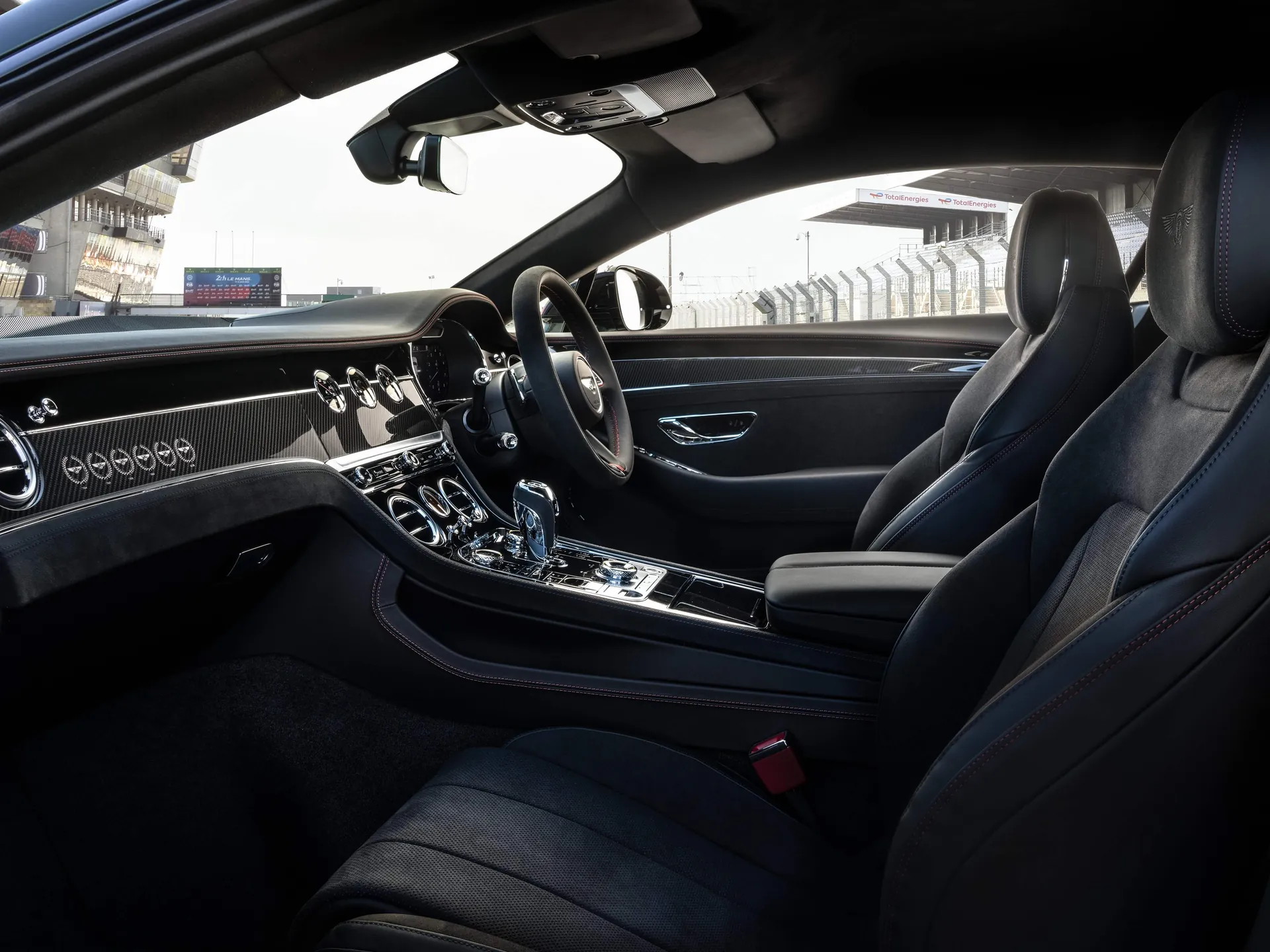 Bentley Continental GT Le Mans Collection (2023) – interiér