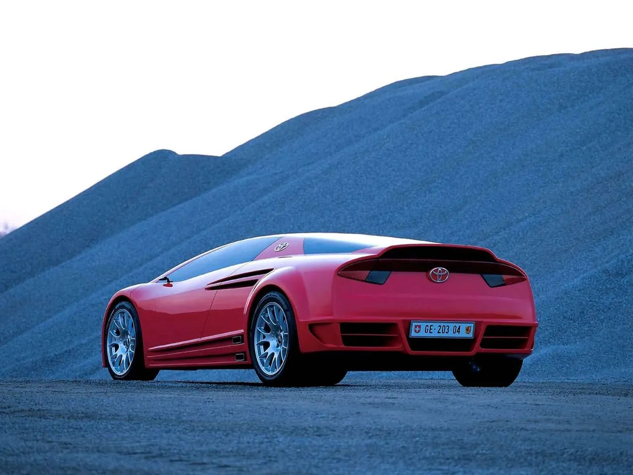 Toyota Alessandro Volta Concept ItalDesign (2004) - Rear Three-Quarter