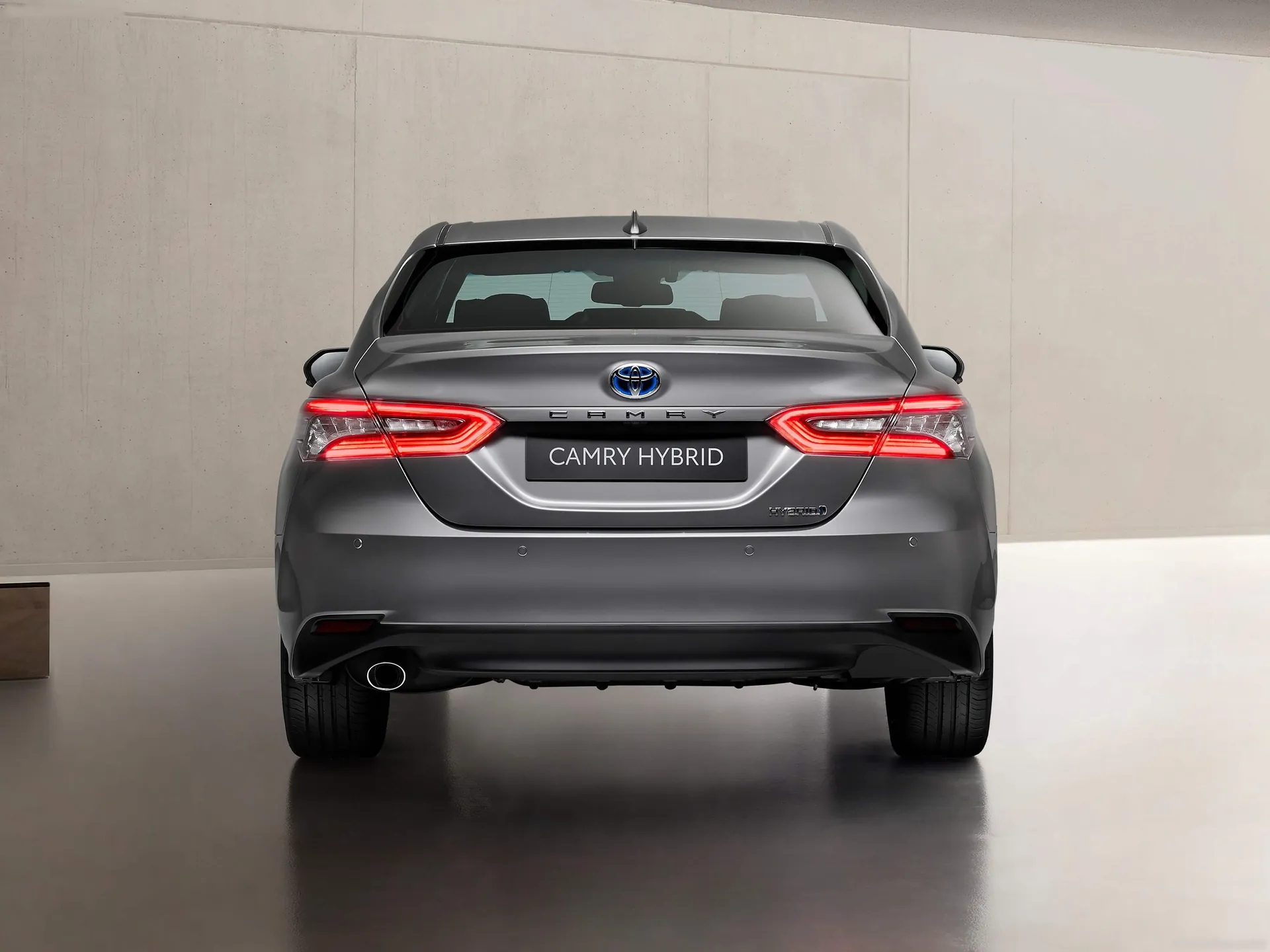 Toyota Camry Hybrid [EU] (2021) - Rear