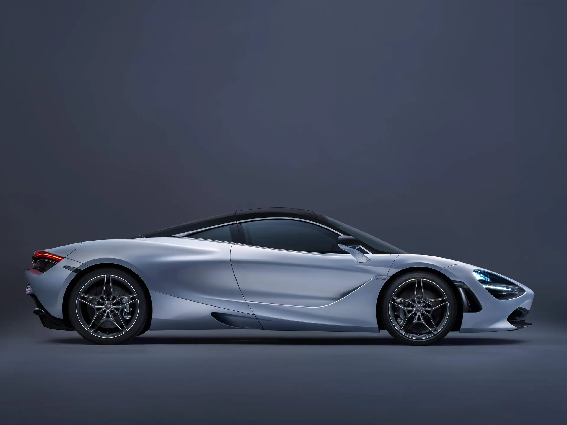 McLaren 720S (2018) – boční profil