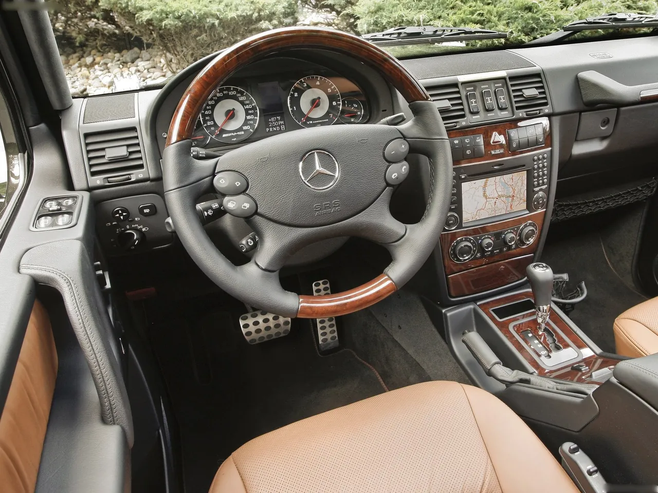 Mercedes-Benz G55 AMG (2009) – interiér