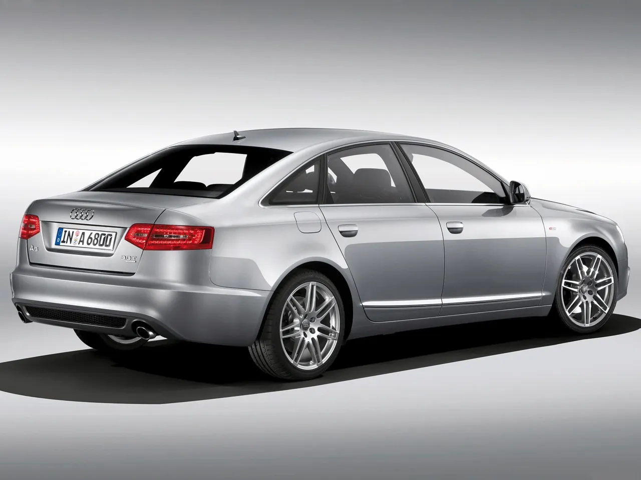 Audi A6 (2009) – zadní tříčtvrteční pohled